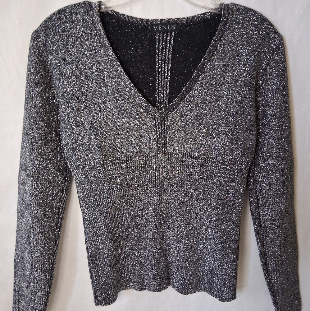 VENUS Vintage Women's Metallic Gray V-Neck Sweater